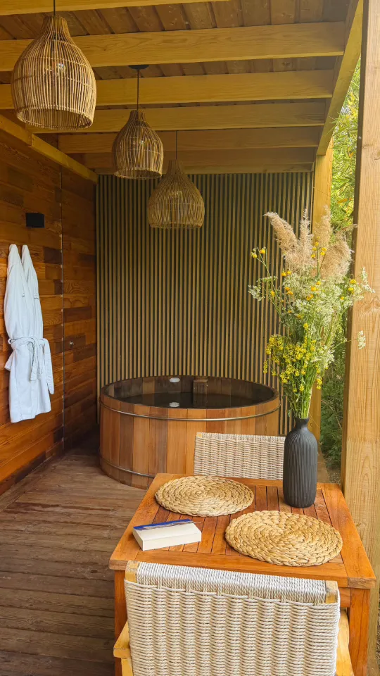 Domaine du Canal - Lodge avec bain nordique privatif au bord du canal de Briare (Montcresson, Loiret)