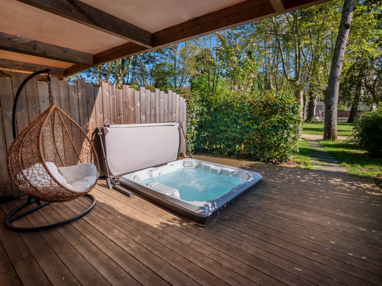 Ecolodge**** avec Spa en Aveyron - Domaine Le Vaxergues (Saint-Affrique, Aveyron)
