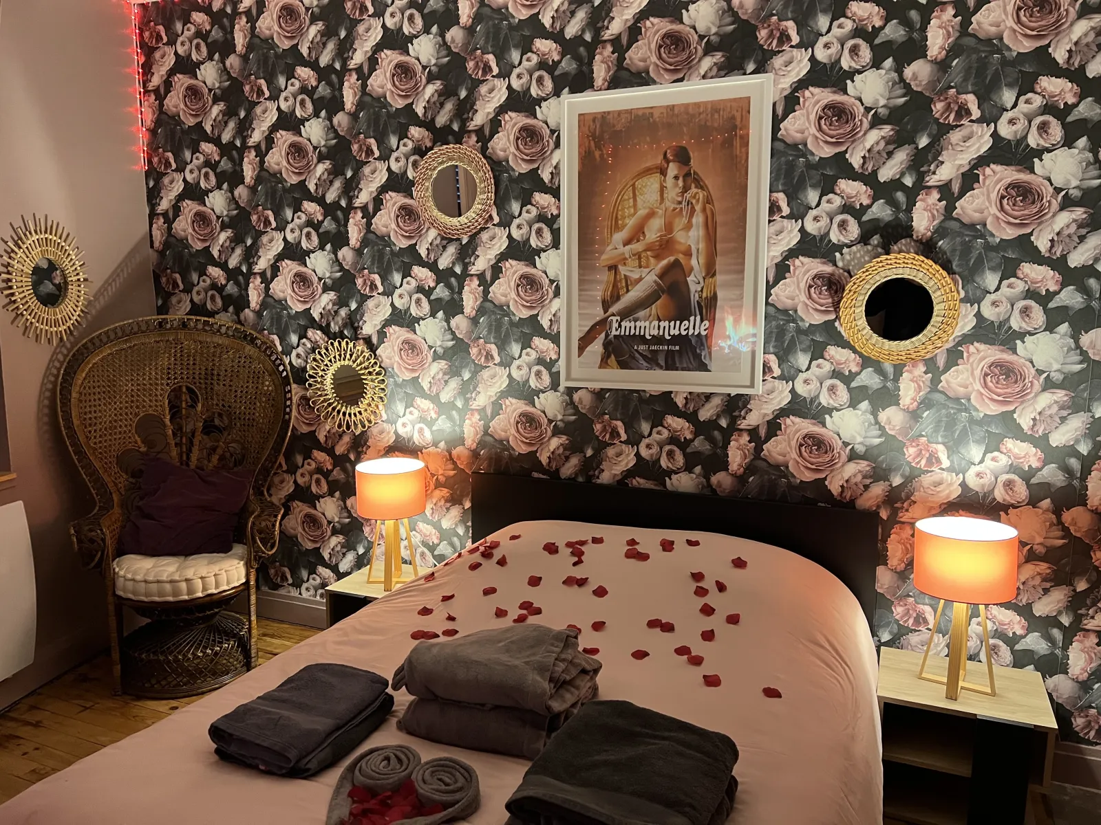 Emmanuelle, love room à Nièvroz - photo 2 sur 12
