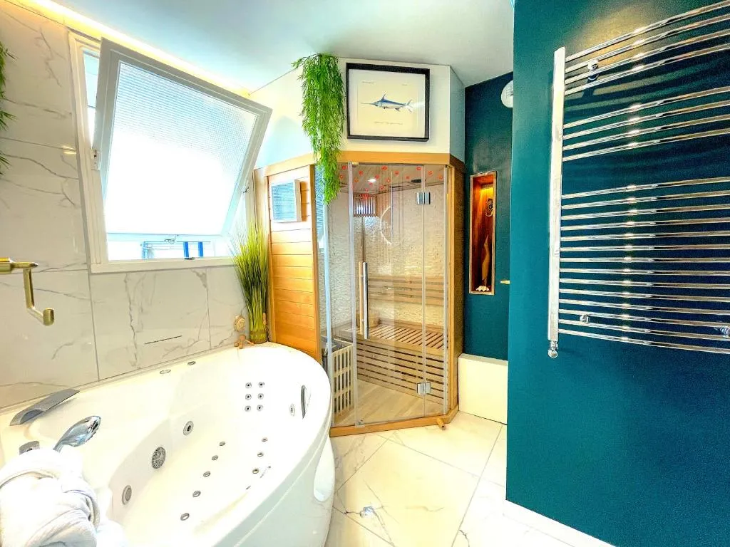 Escale Boule d'Or - Appartement avec sauna, bain à remous et balcon (Niort, Deux-Sèvres)