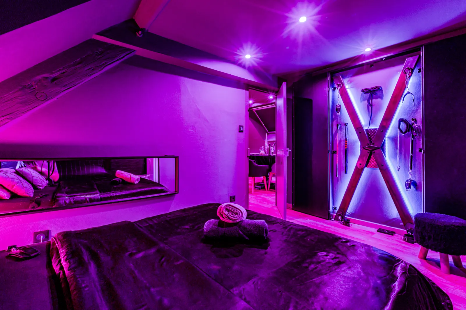 L'Escale du Désir, love room à Niederbronn-les-Bains - photo 2 sur 12