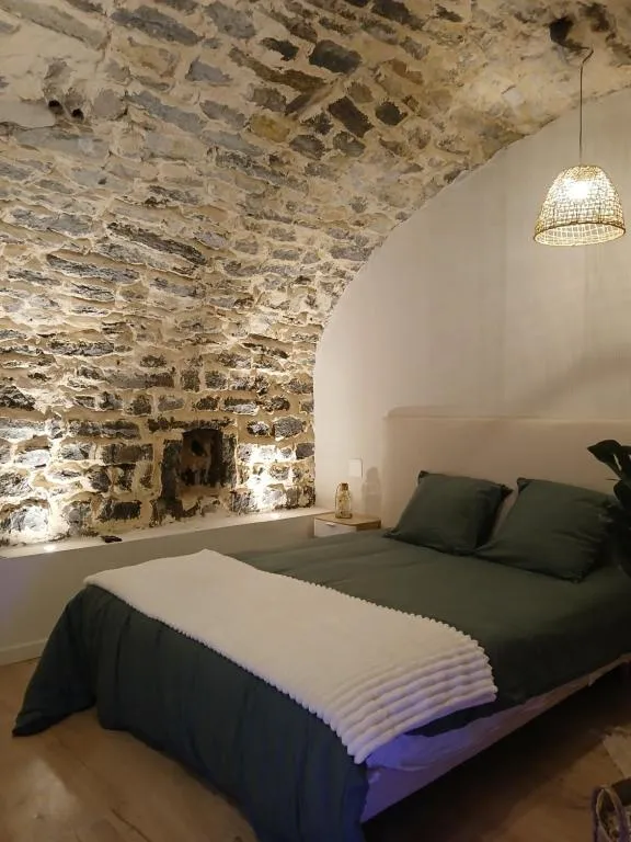 Escapade ardéchoise de Villeneuve - Appartement balnéo pour deux (Villeneuve-de-Berg, Ardèche)