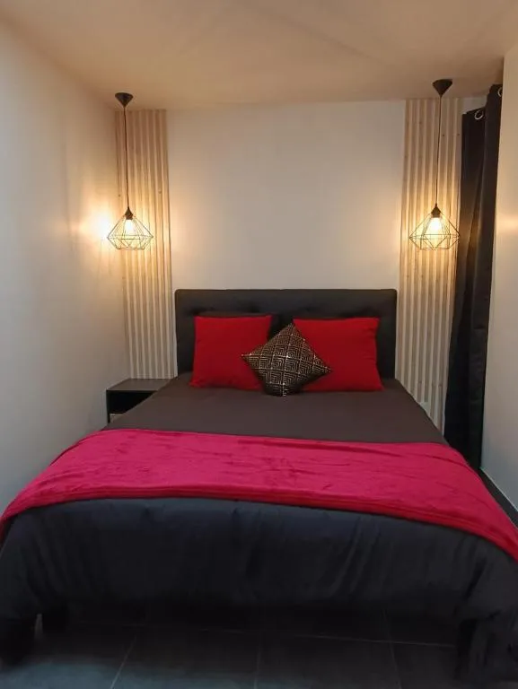 Évasion Jacuzzi Intérieur, gîte avec spa à Rosières-près-Troyes - photo 2 sur 12