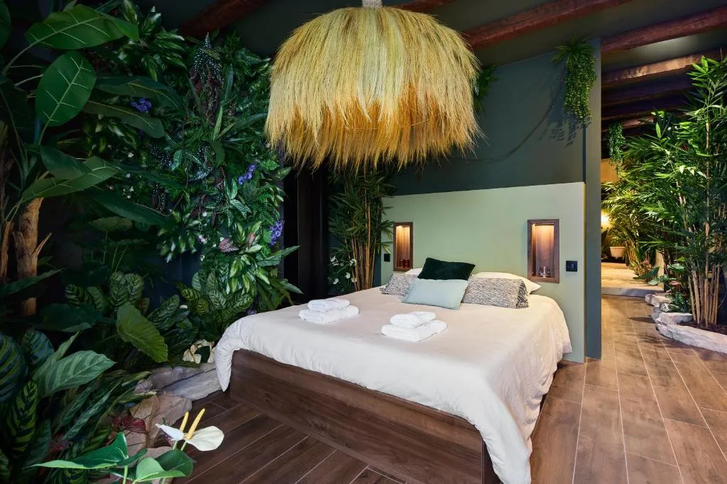 Évasion tropicale, chambre à thème à Niort - photo 2 sur 12