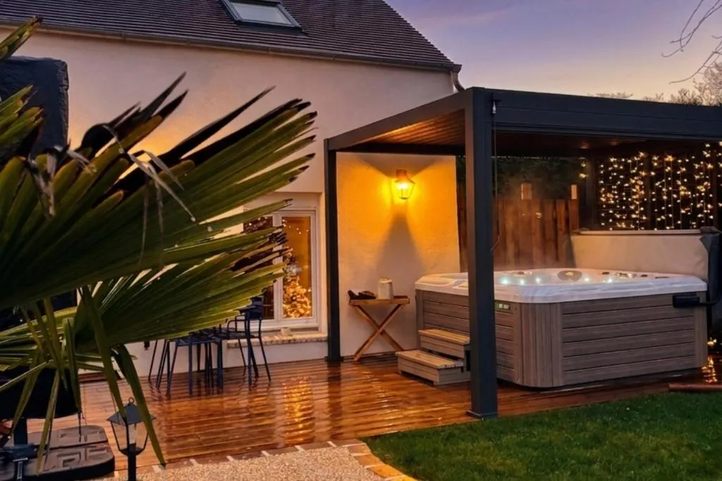 Fare Vahiné - Maison tahitienne avec jacuzzi privé (Pamfou, Seine-et-Marne)
