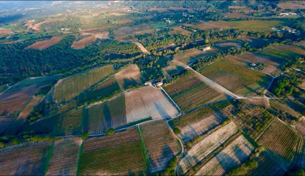 Ferme de Restantier - Bain à remous et jardin (Saint-Martin-de-la-Brasque, Vaucluse)