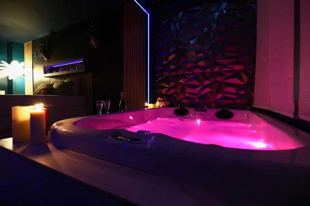 Flower Suite, gîte avec spa à La Seyne-sur-Mer - photo 3 sur 12