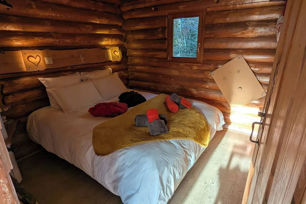 Fuste à toit végétal du Barba, cabane à Faucompierre - photo 3 sur 12