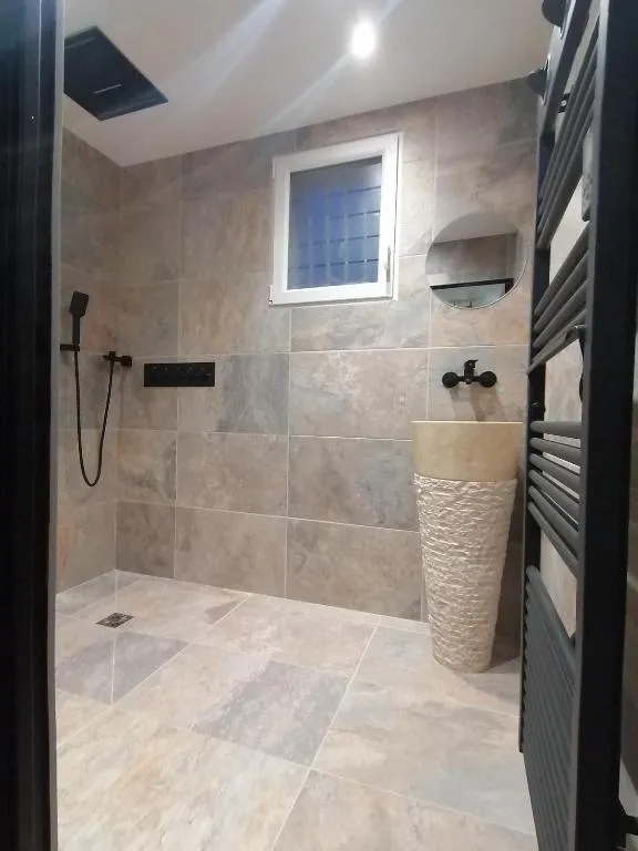 Gîte Déco Pop, gîte avec spa à Calais - photo 3 sur 10
