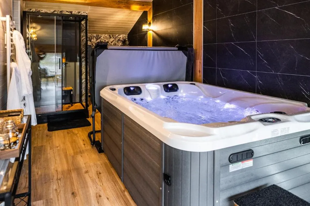 Gîte des Charmes du Lac, gîte avec spa à Beaumont Saint-Cyr - photo 3 sur 12