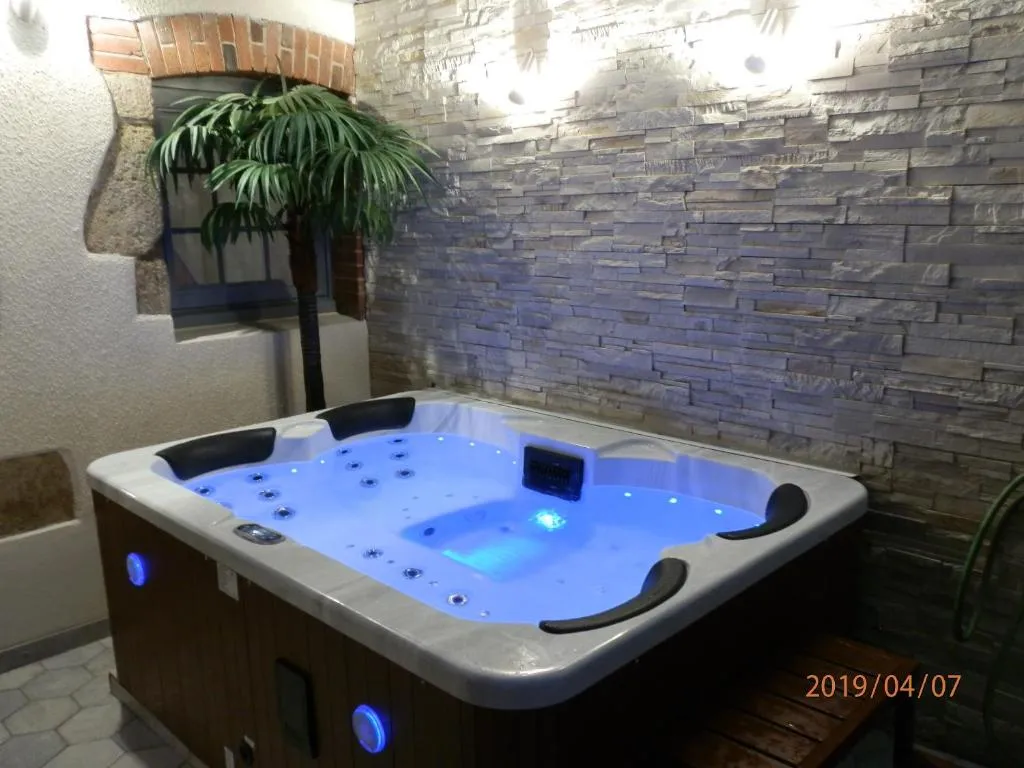 Gîte Izalin - Gîte 4 étoiles avec spa et bain à remous (Mauléon, Deux-Sèvres)