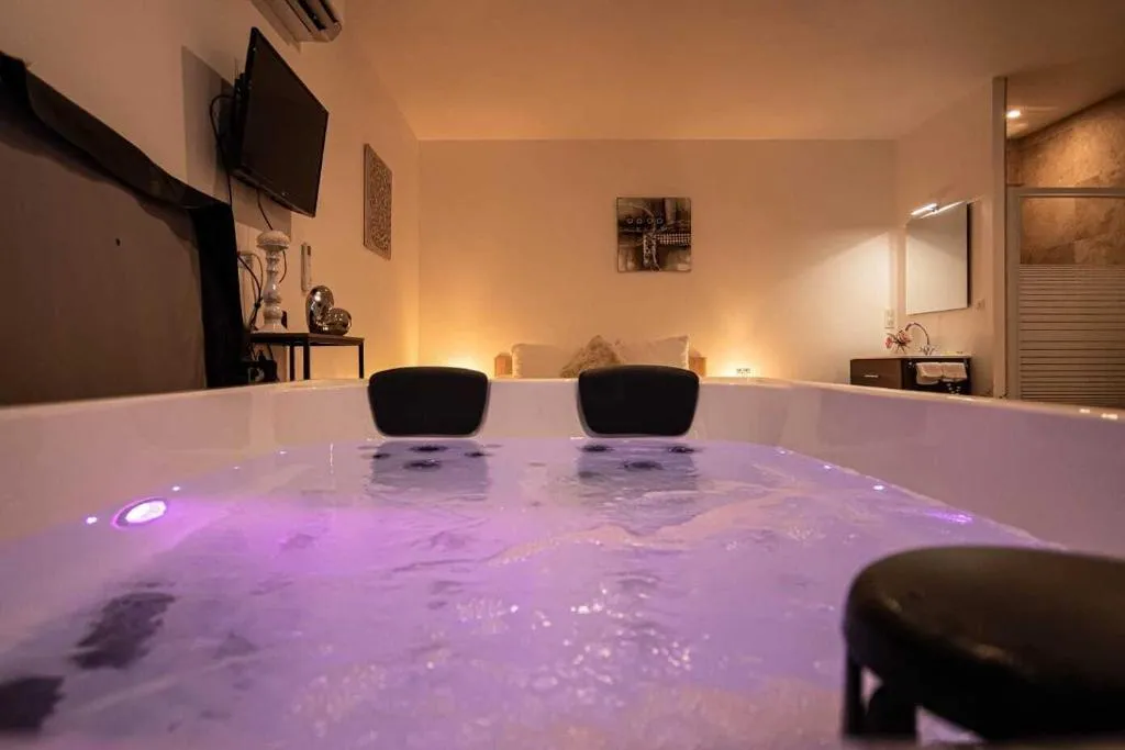 Gîte l'Étoile Spa, gîte avec spa à Saint-Vincent-de-Cosse - photo 2 sur 12