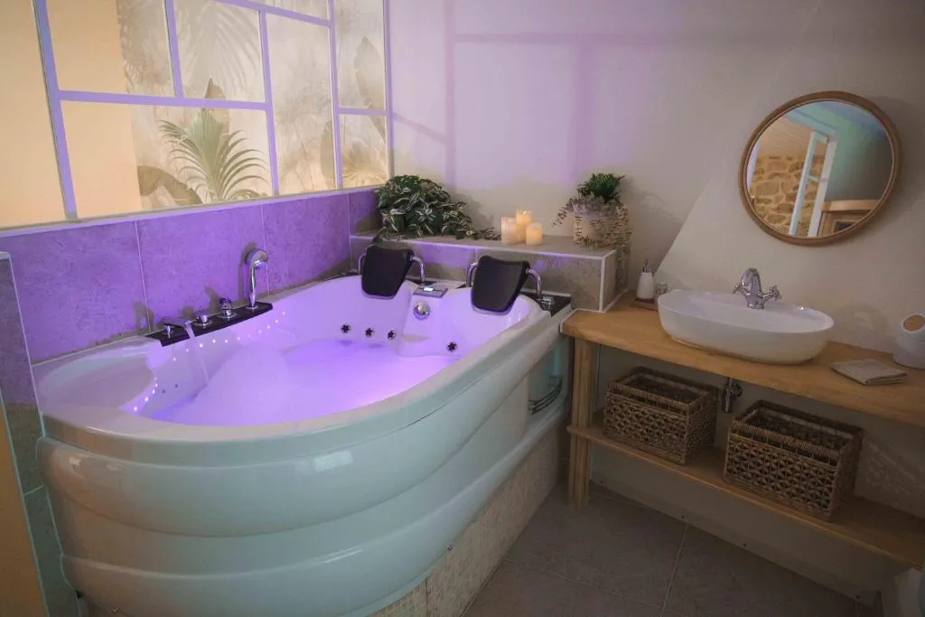 Gîte La Parenthèse, gîte avec spa à Montfaucon - photo 3 sur 12