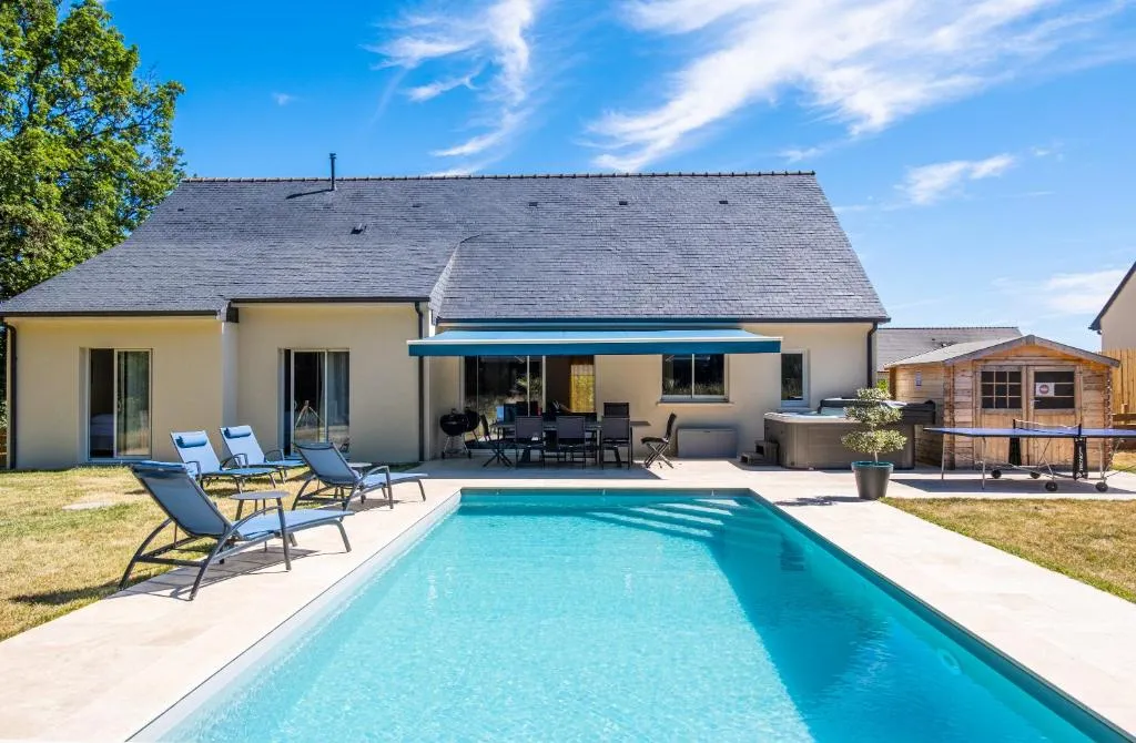 Gîte La Seigneurie - Piscine privée et bains à remous à Saumur (Saumur, Maine-et-Loire)