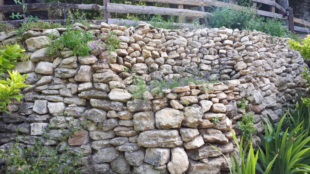 Gîte troglodyte du Beaumont, gîte avec spa à Le Beaucet - photo 2 sur 4