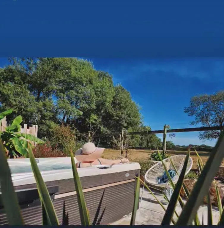 Gîtes de charme de Sallertaine - Jacuzzi privatif et piscine chauffée (Sallertaine, Vendée)