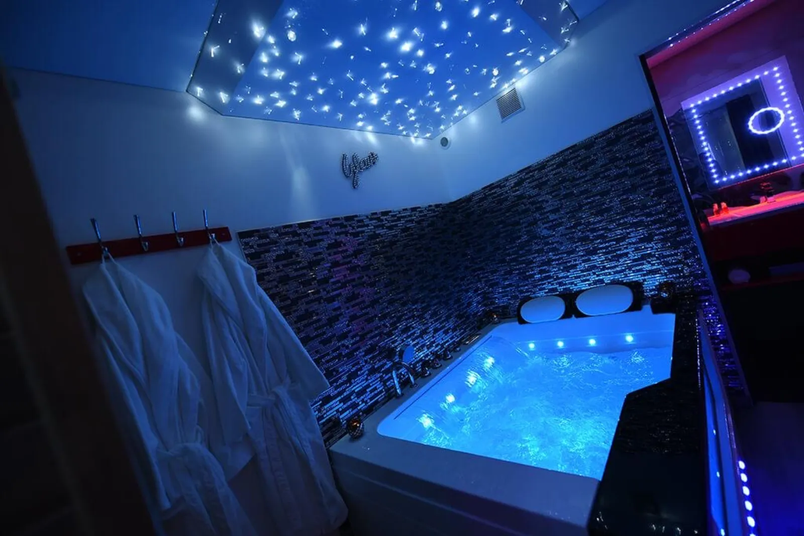 Glam Appart Love You, gîte spa à Dijon - photo 3 sur 12
