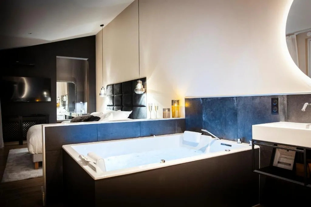 Hédoné Suite et Spa, gîte avec spa à Nancy - photo 3 sur 12