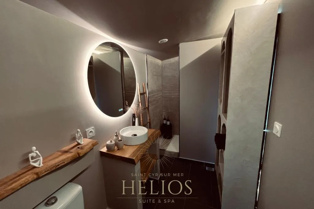 Helios Suite, gîte avec spa à Saint-Cyr-sur-Mer - photo 3 sur 12