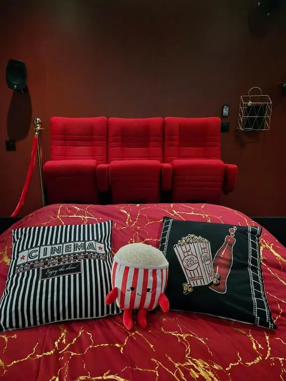 Hollywood Spa Cinéma, gîte avec spa à Château-Thierry - photo 2 sur 12