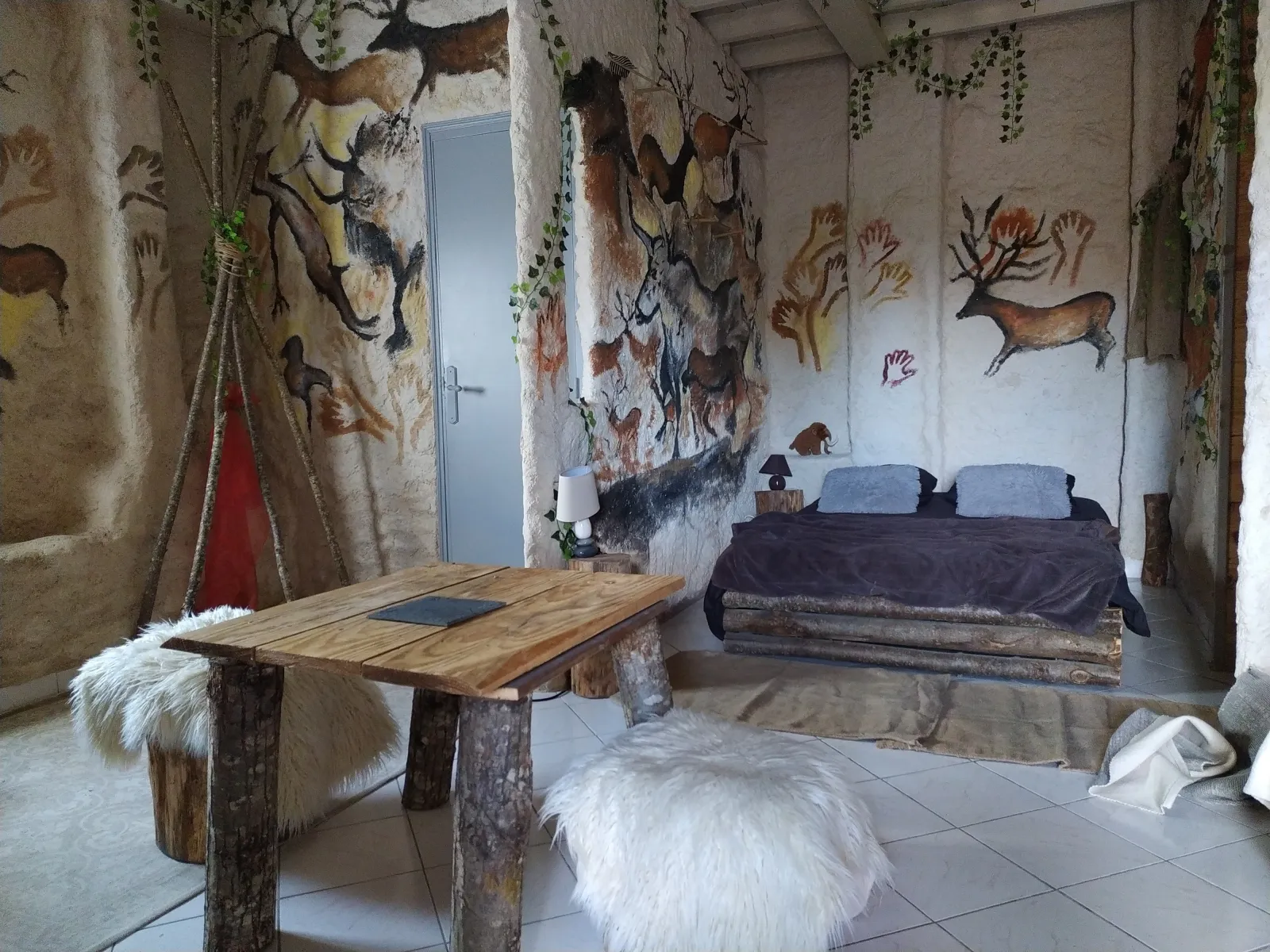 Homosapiens (jacuzzi, petit-déjeuner, dîner et massage inclus) - Prehistogite (Saint-Geniès, Dordogne)
