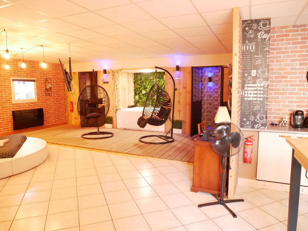 Hôtel du Berry - Love room avec sauna, hammam et jacuzzi privatifs (Reuilly, Indre)