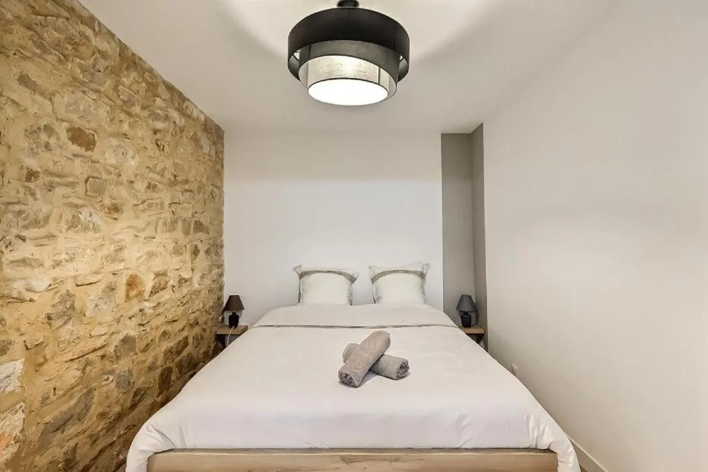 Jacuzzi de charme pour deux, gîte avec spa à Nîmes - photo 2 sur 12