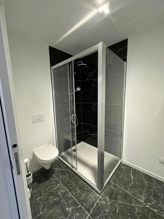 Jacuzzi et cinéma privatif, gîte avec spa à Pessac - photo 3 sur 9