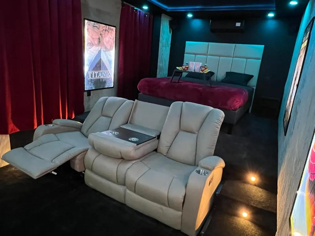Cinéma et Jacuzzi, gîte avec spa à Vienne - photo 2 sur 11