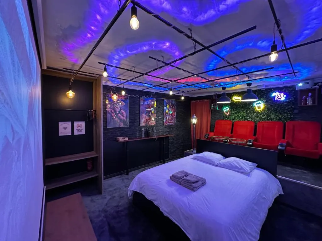 Jacuzzi et Cinéma Mérignac, gîte avec spa à Bordeaux - photo 2 sur 9