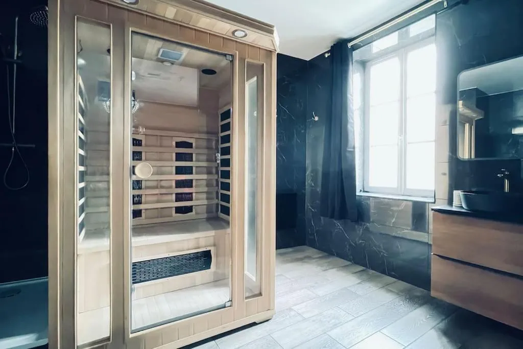Jacuzzi et Sauna Le Baroque, gîte avec spa à Château-Landon - photo 3 sur 12