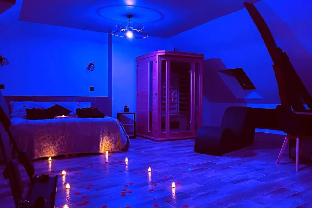 Jacuzzi et Sauna Le Chalet - Appartement pour deux avec parking gratuit (Château-Landon, Seine-et-Marne)