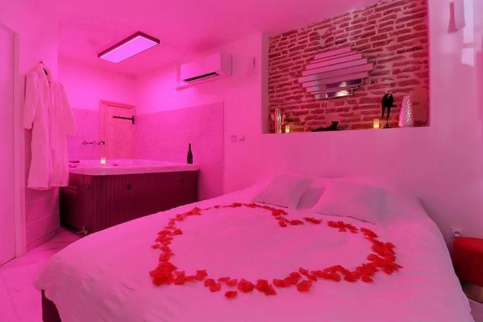 Jacuzzi Privatif de Castelsarrasin, gîte avec spa à Castelsarrasin - photo 2 sur 8