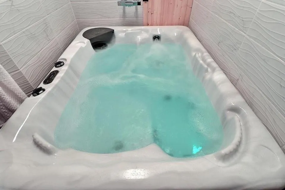 Jacuzzi Privatif de Castelsarrasin, gîte avec spa à Castelsarrasin - photo 3 sur 8