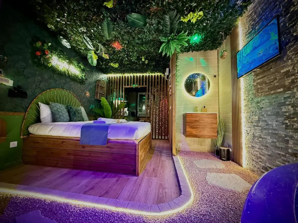 Jungle Room d'Épernay, chambre à thème à Épernay - photo 2 sur 12