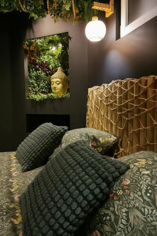 Jungle Room - Évasion tropicale avec sauna et jacuzzi (Strasbourg, Bas-Rhin)