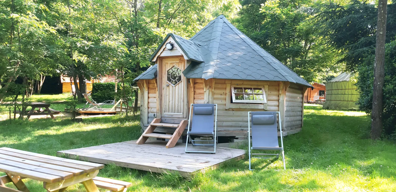 KOTA 2/3 personnes & SPA privatif - Camping Ushuaïa Villages Le Viaduc*** (Arlebosc, Ardèche)