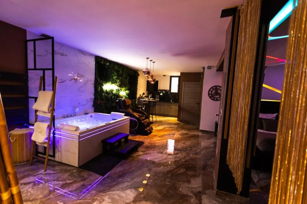 Krystalisya Suite Spa, gîte avec spa à Marseille - photo 2 sur 12