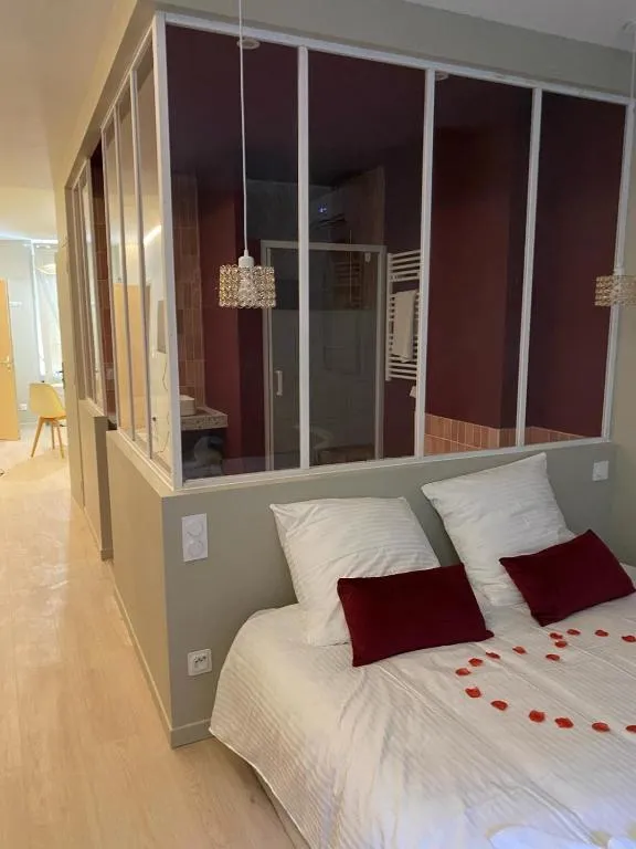 L'Appartement Bonbon, gîte avec spa à Saint-Ambroix - photo 2 sur 12