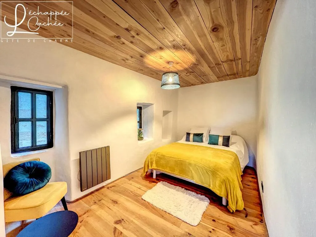L'Échappée Cachée, gîte avec spa à Saint-Étienne-de-Fontbellon - photo 2 sur 12