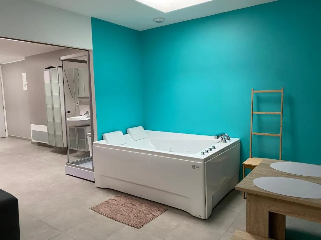 L'Éclat balnéo, gîte avec spa à Coudekerque-Branche - photo 3 sur 11