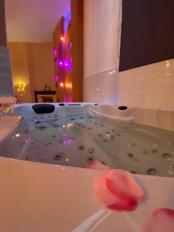 L'Enveloppe Romantique, gîte avec spa à Amiens - photo 2 sur 12