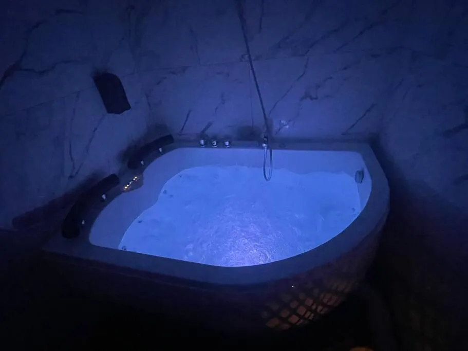 L'Escapade Balnéo de Sens, gîte avec spa à Sens - photo 3 sur 12