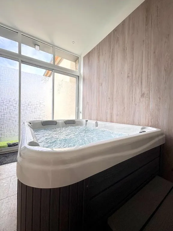 L'Escapade Nature et Spa - Bain à remous privé à 10 min de Beauval (Saint-Romain-sur-Cher, Loir-et-Cher)