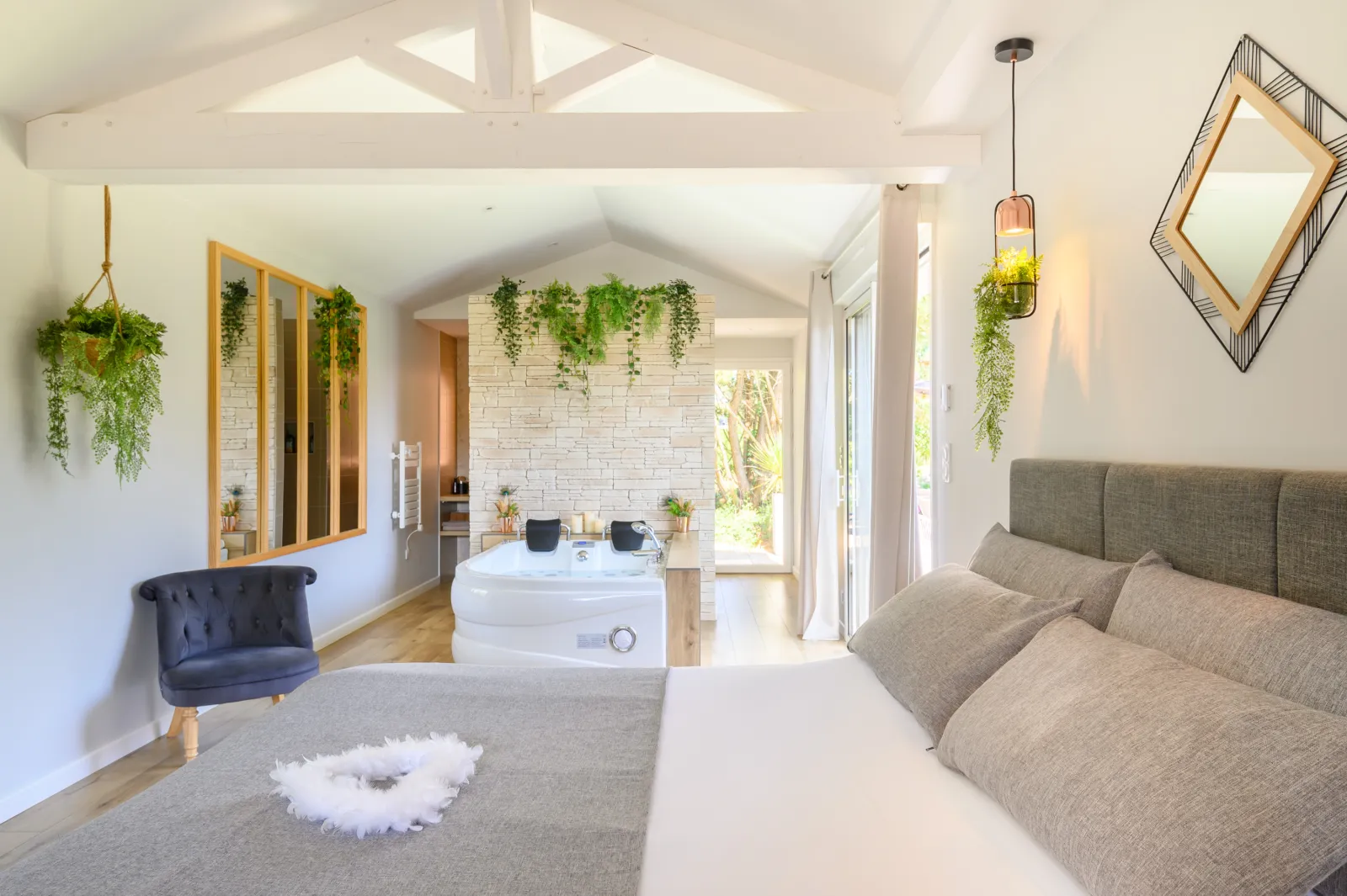 L'Essentiel Love & Balnéo - Suite 5 étoiles avec balnéo privative (Talmont-Saint-Hilaire, Vendée)