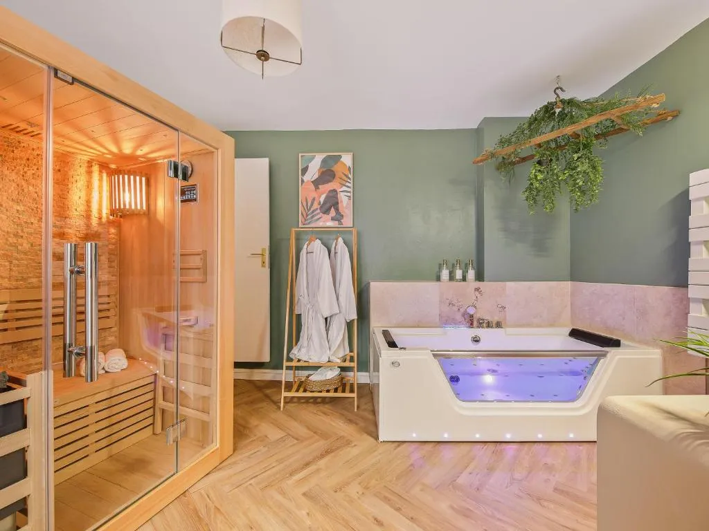 L'Évasion Tropicale - Sauna et balnéo dans une maison rénovée (Bargemon, Var)
