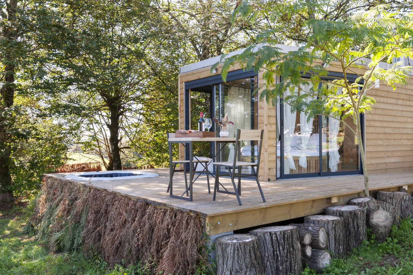 L'hexagone sous les tilleuls & Spa privatif, cabane à Sarraziet - photo 2 sur 10