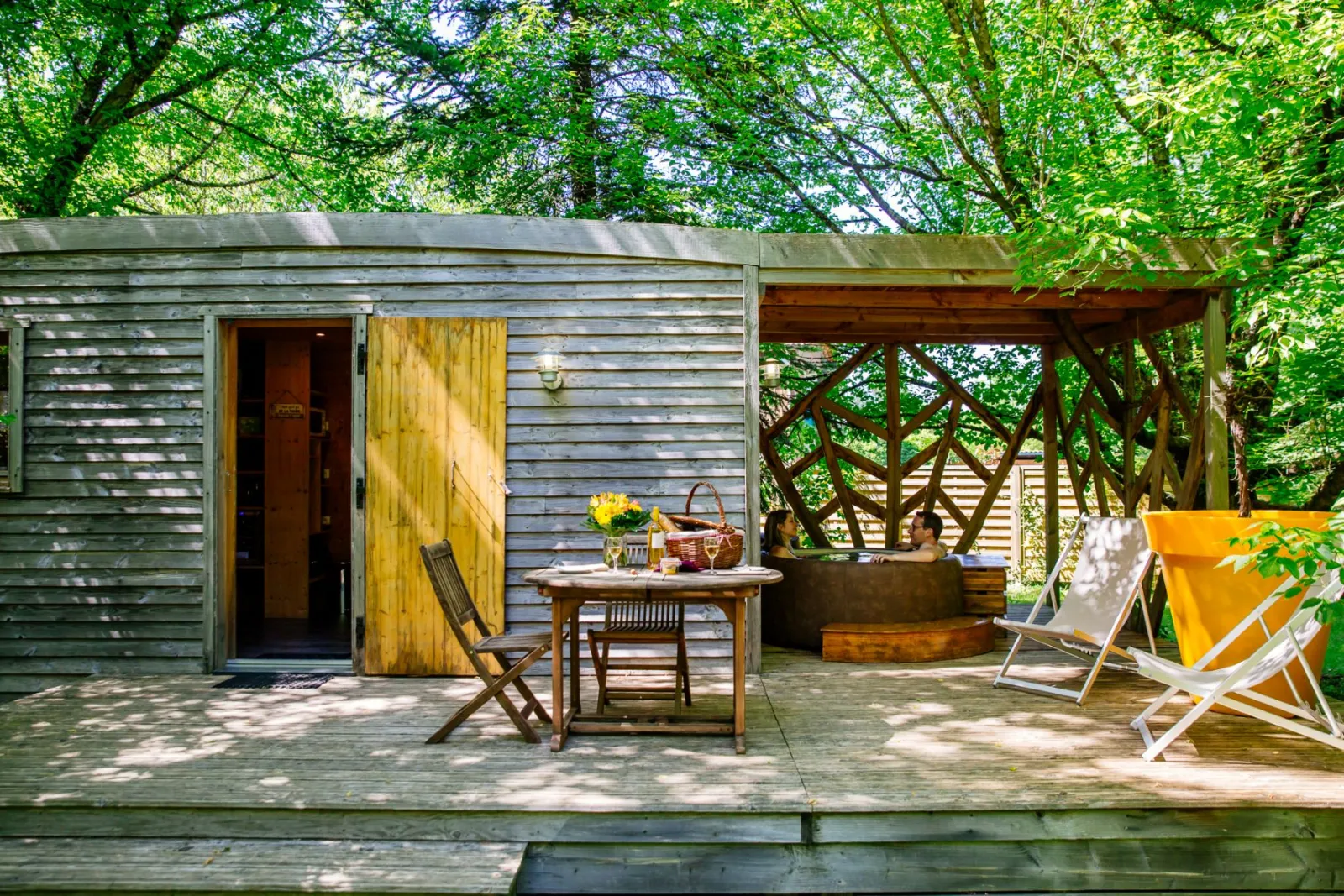 L'Oenolodge & Spa privatif, cabane à Le Nizan - photo 2 sur 12