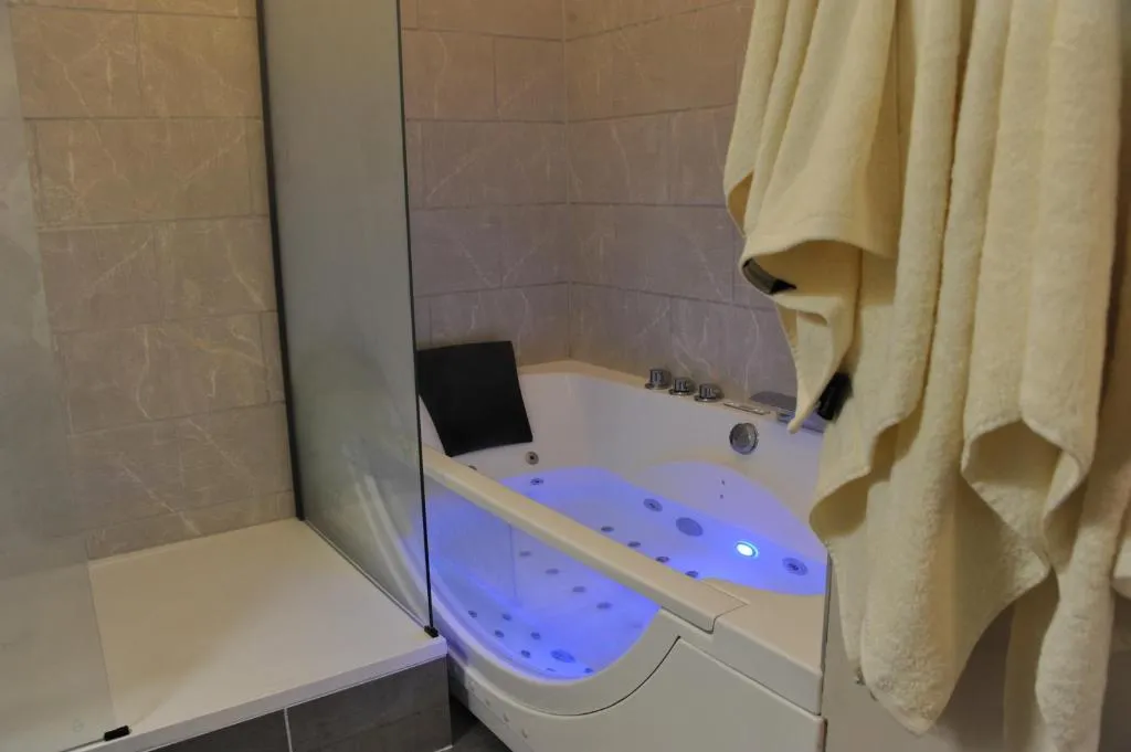 L'Un des Sens, gîte avec spa à Châtel-Guyon - photo 3 sur 12