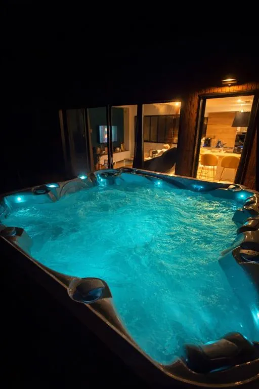 L'Usine Loft Spa - Loft avec spa privé et garage en centre-ville (Concarneau, Finistère)